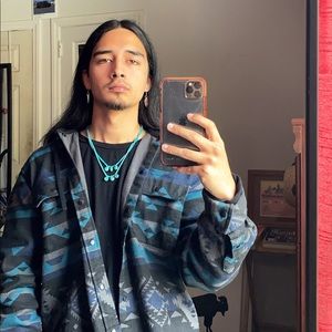 Meet your Posher, Josias